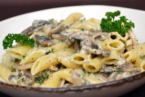 nouilles champignons