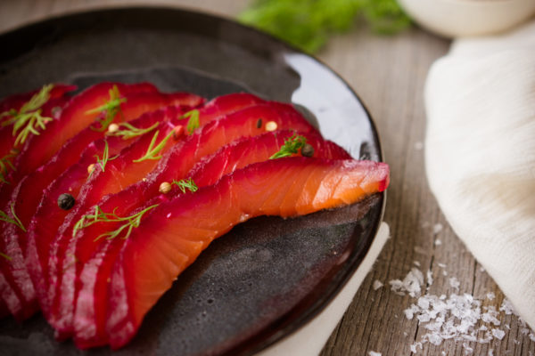 Saumon Gravlax à la betterave